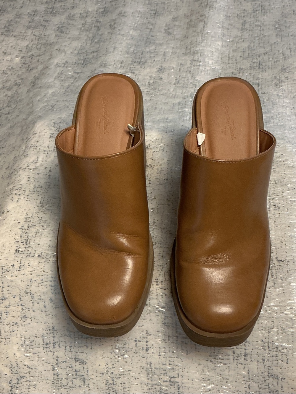 Universal Thread Women's Tan PU Leather Slip-On Mules